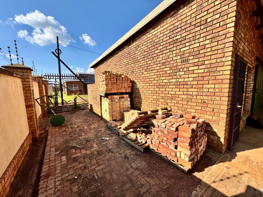 Commercial Property for Sale in Potchefstroom Industrial North West